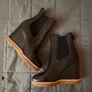 🖤 Veronica Beard - Aari-2 Wedge Chelsea Boots 🖤